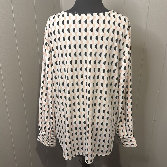 Ann Taylor pink/black 1/2 circle print V neck center pleat cuffed sleeve blouse - Picture 4 of 6
